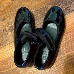 Freestyle, a Danskin company size 12 tap shoe Patton leather black